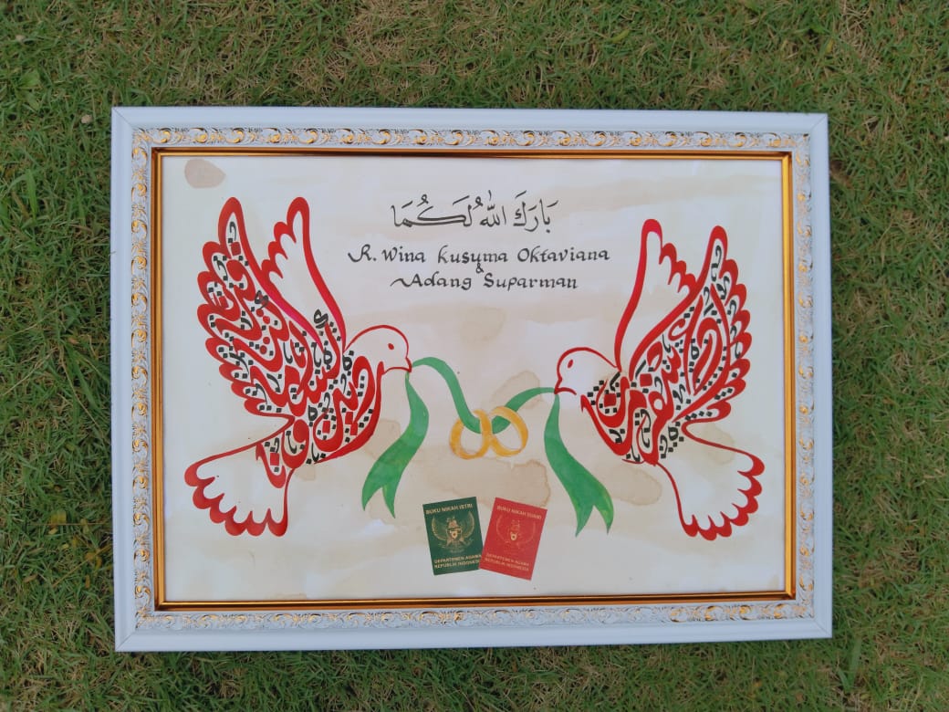 Kado pernikahan kaligrafi Nama bentuk burung 